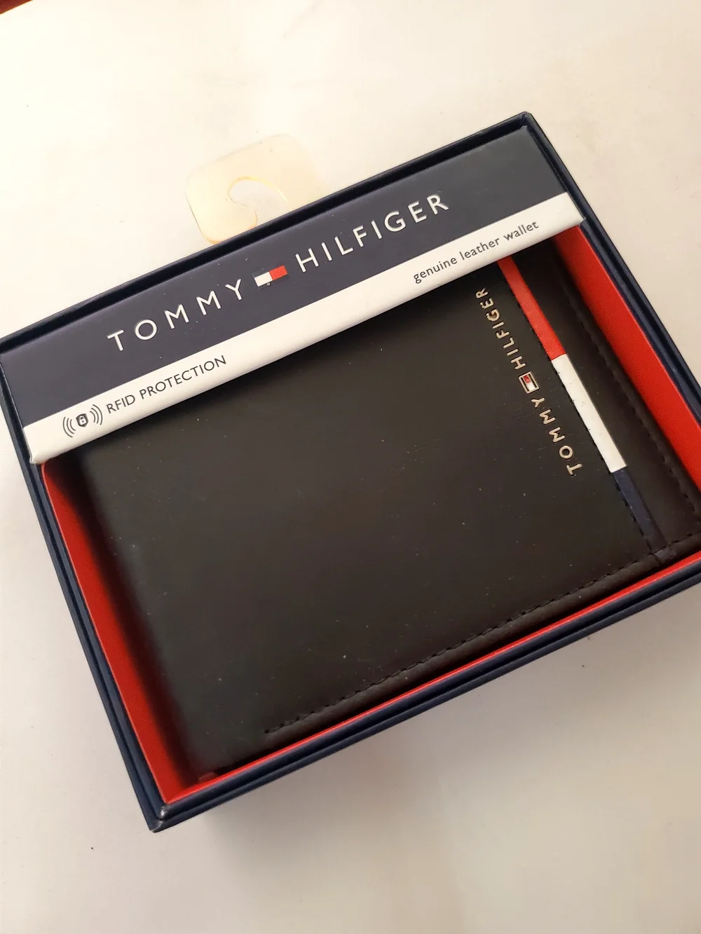 Tommy Hilfiger Mens Navy Leather Slimfold RFID Wallet   Red-White-Blue 4
